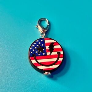 American 🇺🇸 Smiley Face Charm